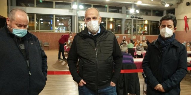 Javier Tebas asiste a la cena de Nochebuena de Cruz Blanca Huesca