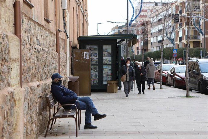Ambiente en las calles el día del comienzo del invierno, en la localidad de Molina de Aragón, Guadalajara, Castilla-La Mancha (España), a 21 de diciembre de 2020. Hoy, que tiene lugar el solsticio de invierno, en España hay grandes diferencias de temper