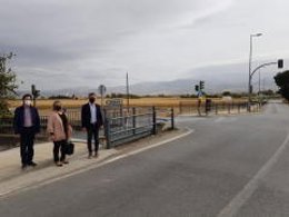 Imagen de la visita del Grupo Popular donde reclama la construcción de una rotonda que conecta la GR-3306 con el campo de golf de Las Gabias.
