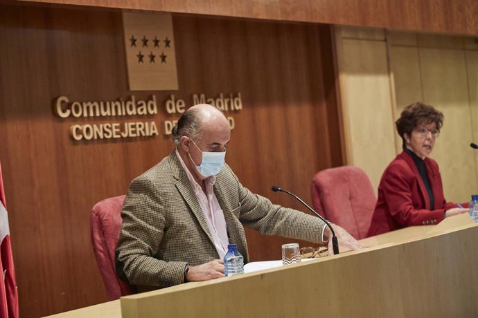 El viceconsejero de Salut Pública i Pla Covid-19 de la Comunitat de Madrid, Antonio Zapatero, i la directora general de Salut Pública, Elena Andradas, ofereixen una roda de premsa en la Conselleria de Sanitat, a Madrid 