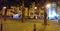 Herido un policía de un botellazo tras desalojarse dos fiestas con 70 personas en la calle en el Polígono Sur de Sevilla