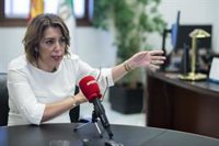 Susana Díaz pide por carta a Moreno que "se ponga al frente" y "garantice" la atención a los mayores y dependientes