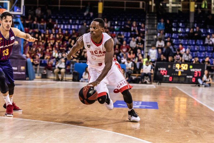 Charlon Kloof, en su etapa como jugador del UCAM Murcia, ante Heurtel