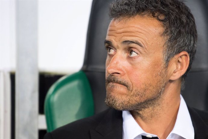 FILED - 28 September 2016, North Rhine-Westphalia, Moenchengladbach: Barcelona's then coach Luis Enrique is pictured during the 2016 Champions League, Group C soccer match against Borussia Moenchengladbach at Borussia-Park. Spain's national coach Luis E