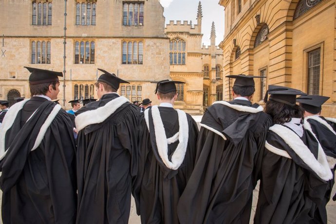 Graduación de estudiantes en la Universidad de Oxford, en Reino Unido.