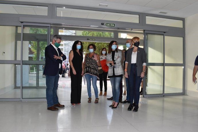 La consejera de Igualdad, Rocío Ruiz, en una imagen de archivo en una nueva residencia para personas con discapacidad en Jaén. 