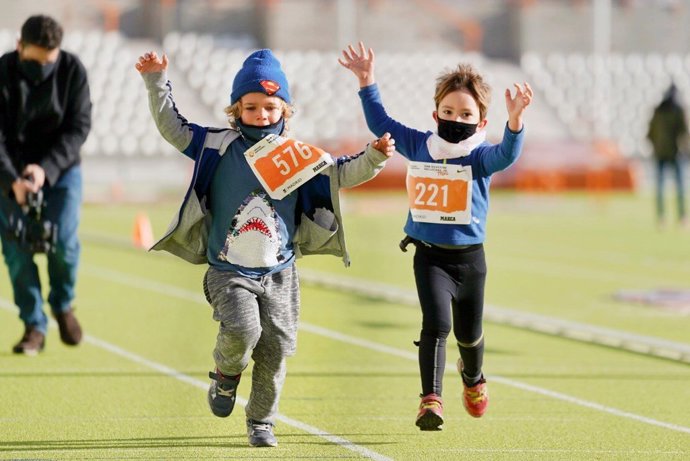 Casi 600 niños participaron en la San Silvestre Vallecana Mini