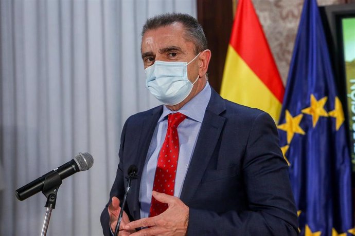 UE.- Franco ve "sensato" cerrar fronteras con Reino Unido y dice a Aguado que "es fácil acertar quiniela el lunes" en Barajas