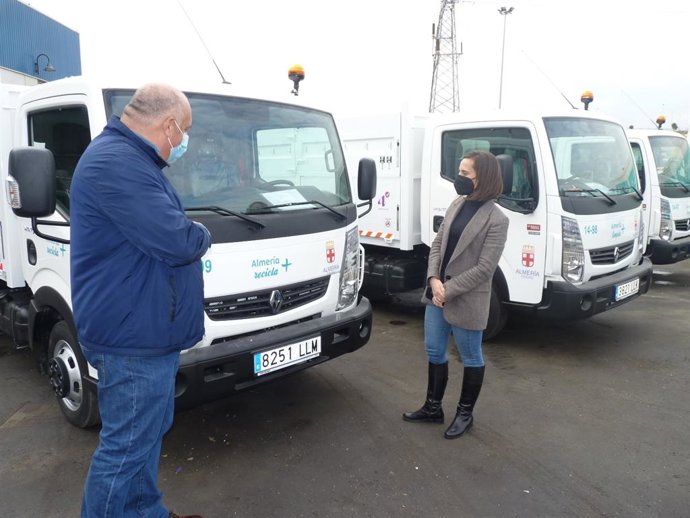 Nuevos vehículos de basuras.