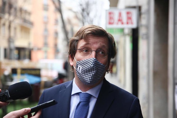 Almeida, a la espera de pruebas tras despertarse "resfriado"