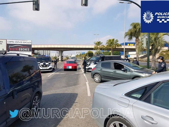 Control de la Policía Local de Murcia para garantizar el cumplimiento de las medidas anticovid