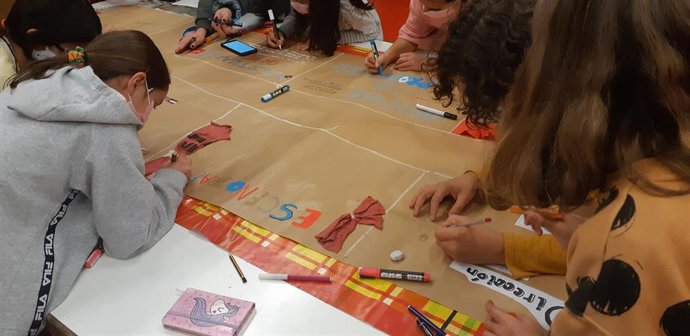 Participantes en uno de los talleres de Escena emergente.