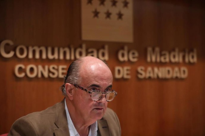 El viceconsejero de Salud Pública y Plan COVID-19 de la Comunidad de Madrid, Antonio Zapatero, comparece para actualizar la información sobre la situación epidemiológica y asistencial en la región en la Consejería de Sanidad, en Madrid (España), a 4 de 