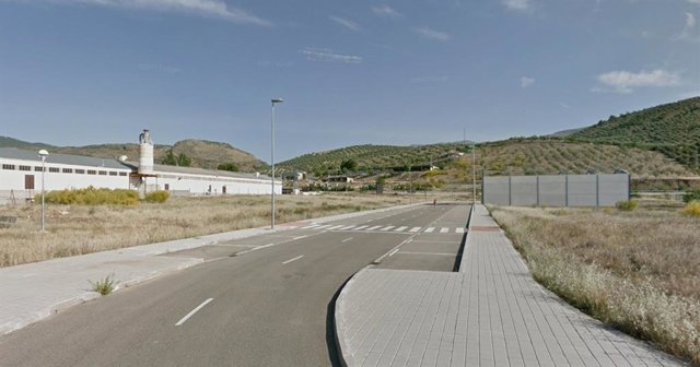 Terreno industrial puesto en venta por AVRA en Huelma