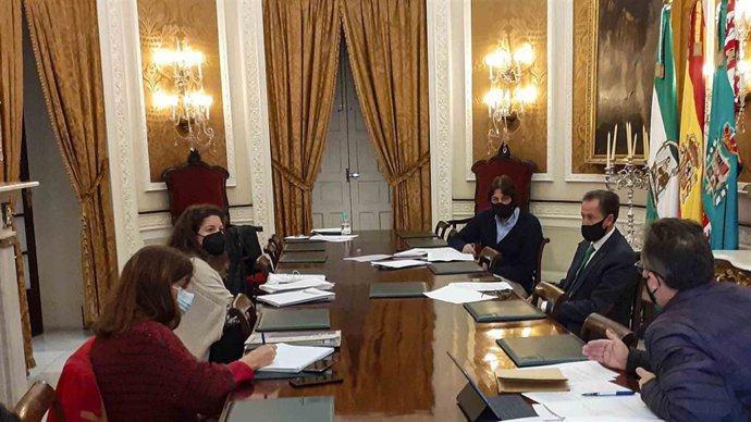 José María Román reunido con representantes del sector turístico