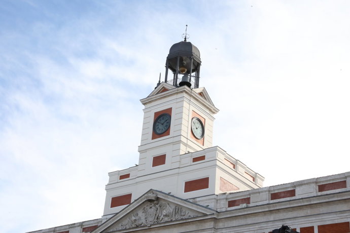 Reloj de la Puerta del Sol tras conocerse que no habrá campanadas este año, en Madrid (España), a 4 de diciembre de 2020. 