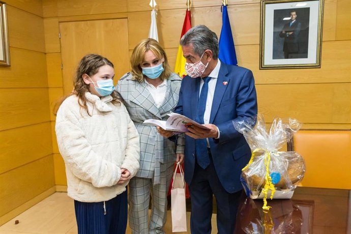 Revilla recibe el Premio contra el bullying