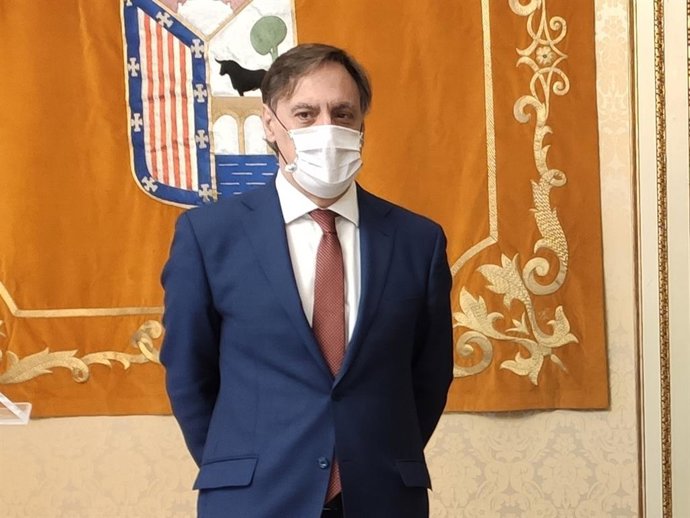 El alcalde de Salamanca durante la rueda de prensa de este lunes.