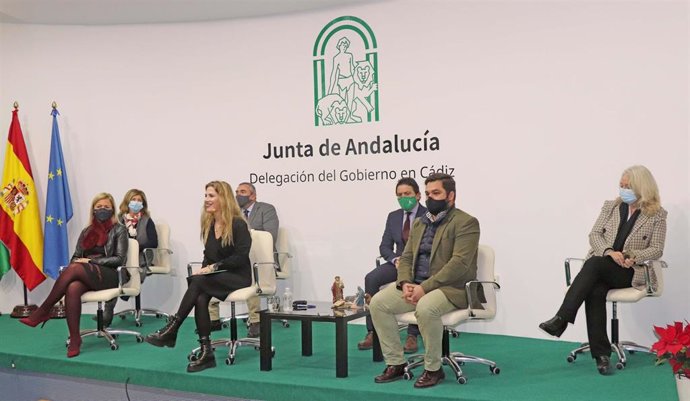 Ana Mestre junto al resto de delgados de la Junta en Cádiz en el balance del año 2020