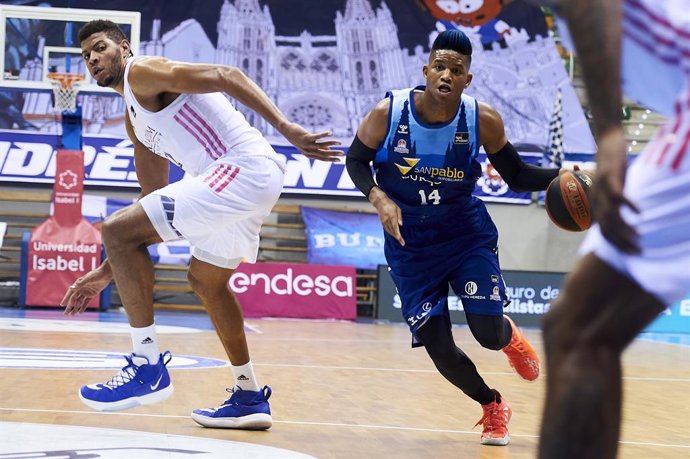 Tavares (Real Madrid) y Rivero (Burgos)