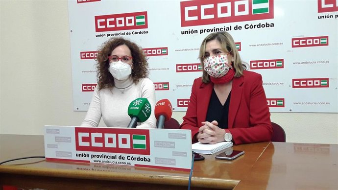 Las secretarias generales de CCOO de Andalucía y Córdoba, Nuria López (izda.) y Marina Borrego, respectivamente, en rueda de prensa.