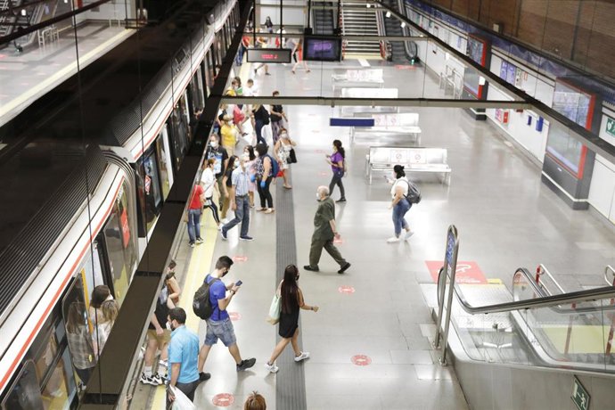 Imagen de archivo de viajeros de Metro de Madrid