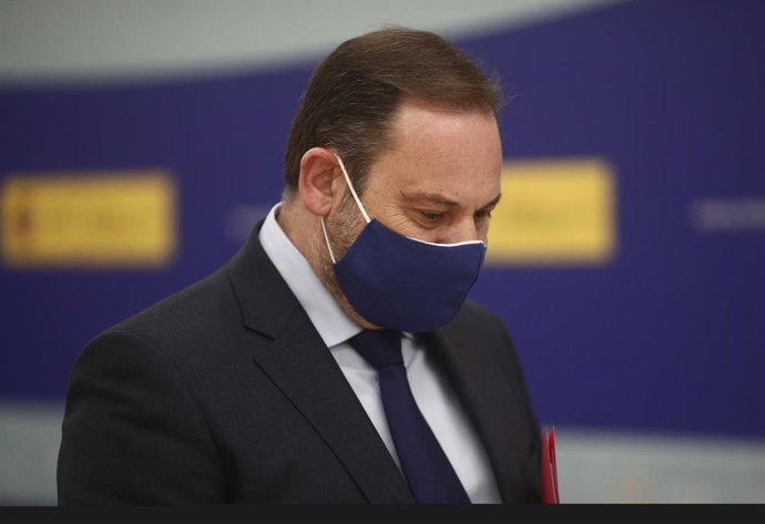 El ministre de Transports, Mobilitat i Agenda Urbana, José Luis Ábalos, presideix la signatura dels protocols generals entre el seu departament i diversos ajuntaments. Madrid (Espanya), 28 de desembre del 2020.
