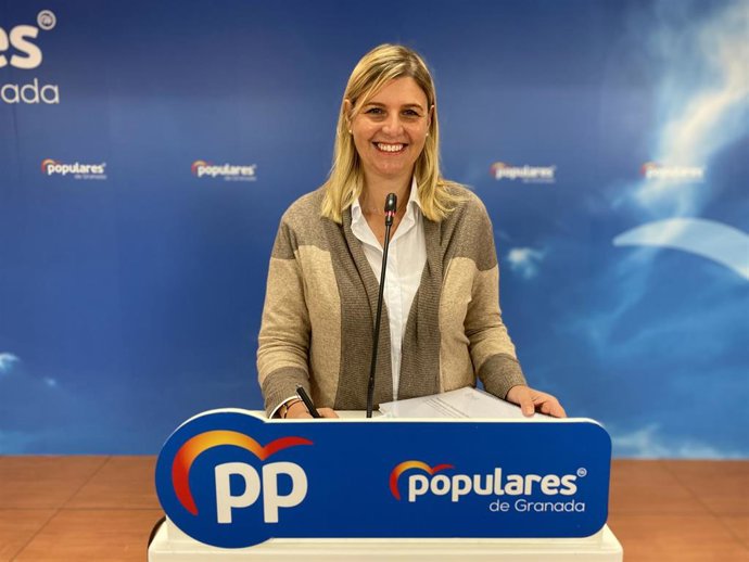 La portavoz del grupo popular en la Diputación de Granada, Inmaculada Hernández.