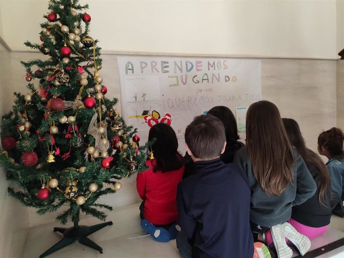 Imagen de niños beneficiarios del programa Vacacionantes de la Consejería de Igualdad.