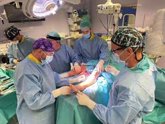 Foto: Sevilla acoge la primera cirugía de Europa para el alargamiento de huesos en niños mediante una técnica pionera