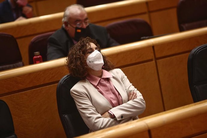 La ministra de Hacienda y portavoz del Gobierno, María Jesús Montero, en un Pleno del Senado