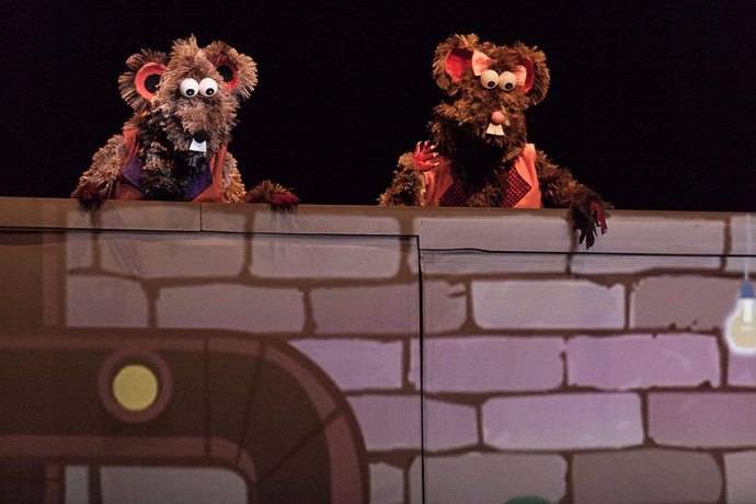 La compañía Titiriguiri presenta la obra 'Pérez, el ratoncito no nace, se hace' dentro del Festival de Marionetas  de Logroño
