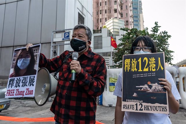 Manifestación en Hong Kong en apoyo a Zhang Zhan y a los doce activistas detenidos por huir a Taiwán