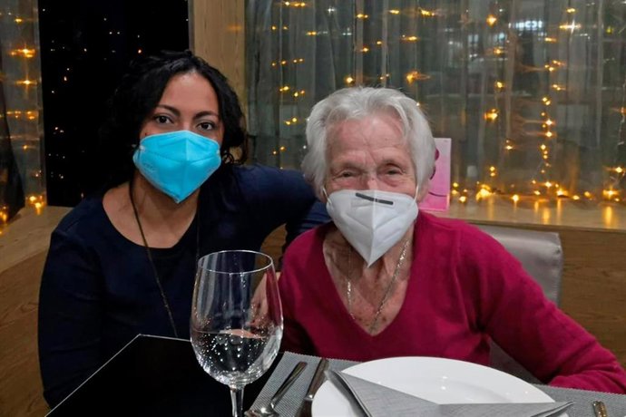 Una de las personas mayores participantes