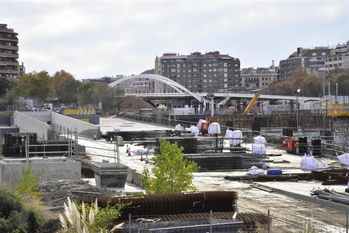 Obras de construcción de la futura estación de La Sagrera, en Barcelona (España)