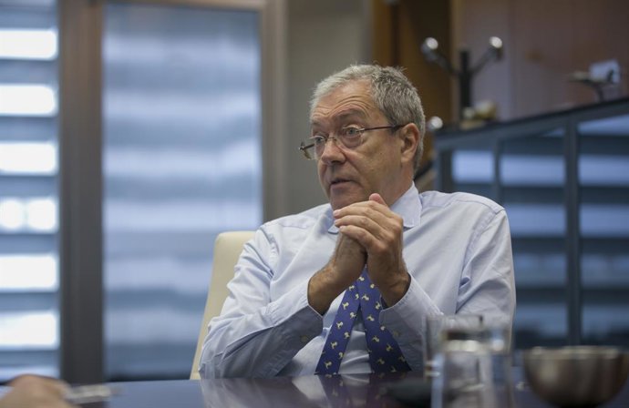 Entrevista de Europa Press Andalucía al Consejero de Economía, Conocimiento, Empresas y Universidad de la Junta de Andalucía, Rogelio Velasco. En Sevilla, a 21 de diciembre de 2019.