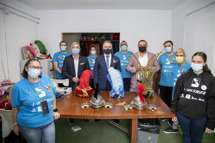 El presidente de Canarias, Ángel Víctor Torres, visita la Casa de Galicia