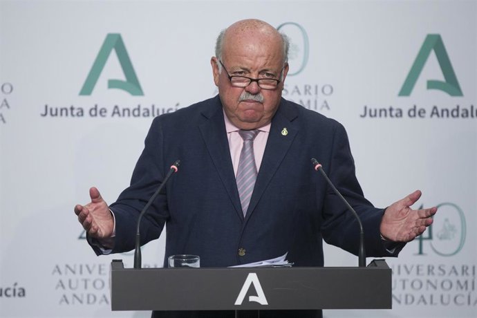 El consejero de Salud y Familias, Jesús Aguirre, durante la comparecencia en rueda de prensa tras la reunión semanal del Consejo de Gobierno de la Junta de Andalucía. En el Palacio de San Telmo (Sevilla, Andalucía, España), a 28 de julio de 2020.