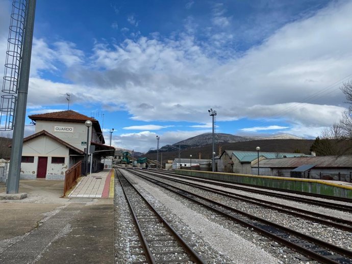 Estación de Guardo, en la línea de ancho métrico León-Guardo.