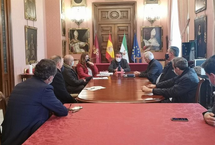 Reunión entre Espadas y los hoteleros