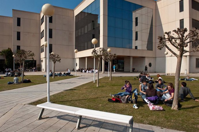 Campus de Escoles Universitries Gimbernat i Toms Cerd en Sant Cugat del Valls 