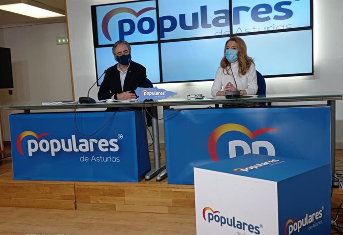 Pablo González y Teresa Mallada.