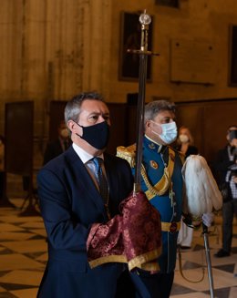 Espadas en un acto en la Catedral