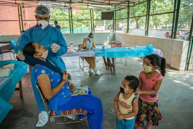 India suma más de 7,1 millones de casos acumulados de coronavirus y más 109.000 fallecidos