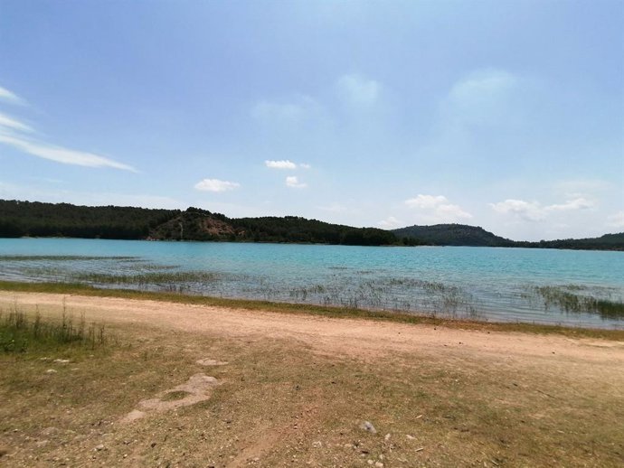 Embalse en río Mijares