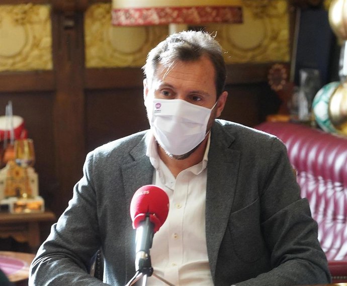 El alcalde de Valladolid, Óscar Puente, entrevistado por Europa Press.
