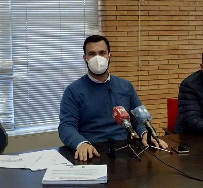 El alcalde de Cáceres, Luis Salaya, en una rueda de prensa