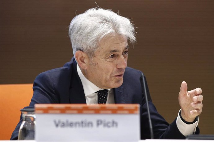 El presidente del Consejo General de Economistas de España, Valentín Pich, durante la celebración del séptimo Seminario Ibérico de Economistas en Madrid.