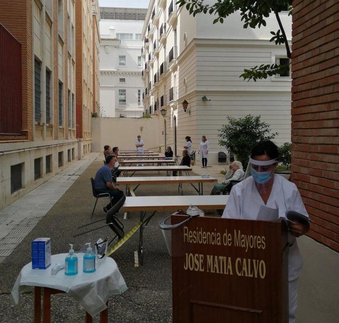 Cvirus.- El Parlamento decide este viernes si investiga la gestión de las residencias de mayores a propuesta de Adelante