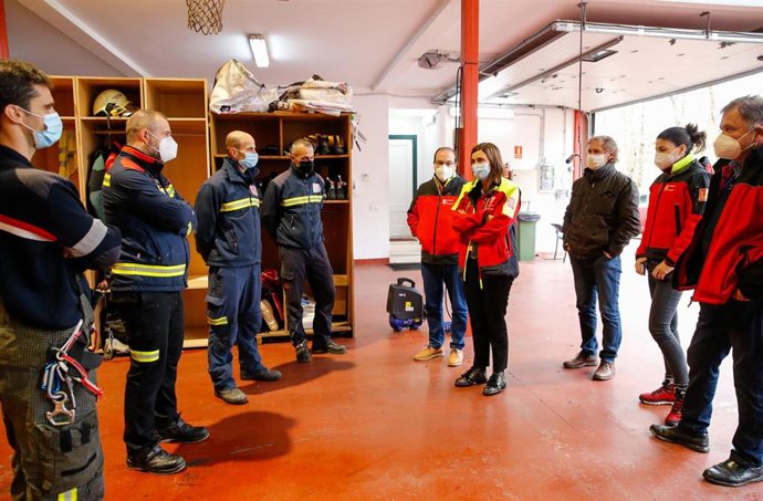 Paula Fernández visita parque emergencias Valdáliga